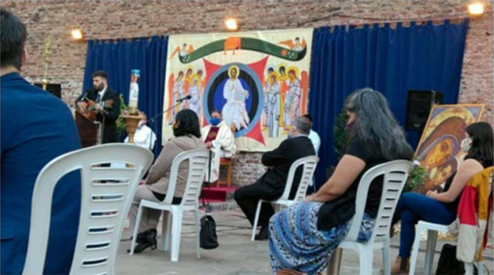 CELEBRAMOS EN EL PATIO